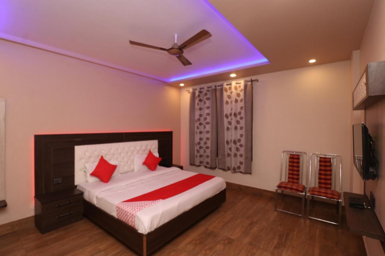 Oyo 33387 Laxmi Lawn And Resort Suite Лакхнау Экстерьер фото